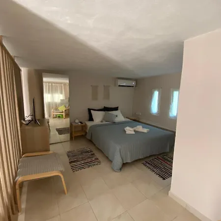 Holiday home Chrysa House *